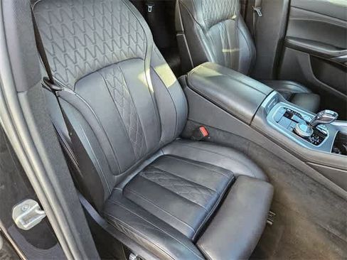 Used 2023 BMW X6 xDrive40i w/ Executive Package image 21