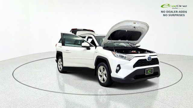 Used 2021 Toyota RAV4 XLE Premium AWD/4WD image 11