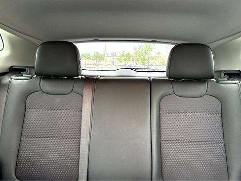 Used 2025 Chevrolet Trax LT FWD image 7