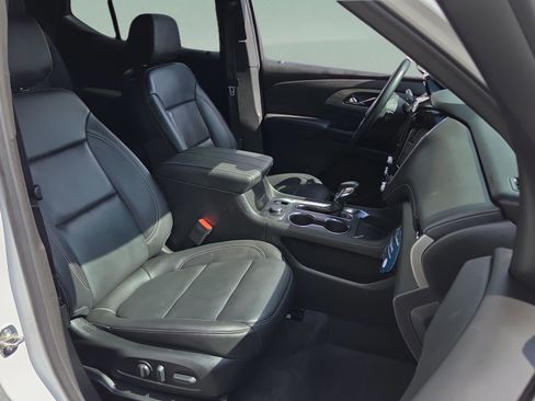 Used 2023 Chevrolet Traverse LT FWD image 15