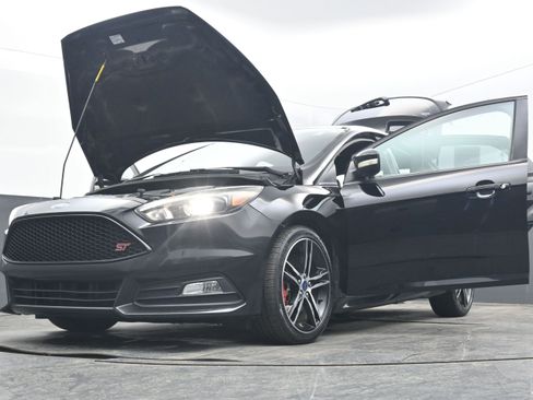 Used 2016 Ford Focus ST w/ Equipment Group 401A image 38