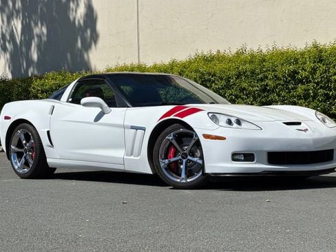 Used 2012 Chevrolet Corvette Grand Sport w/ 3LT Preferred Equipment Group image 2