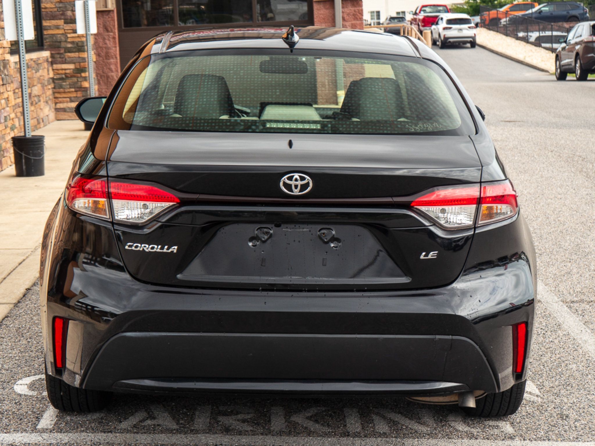 Used 2022 Toyota Corolla LE FWD image 4