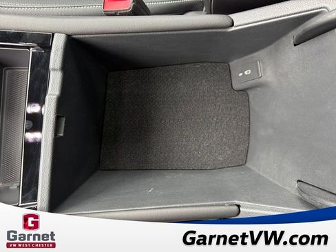 Used 2024 Volkswagen Atlas Cross Sport SEL R-Line image 27