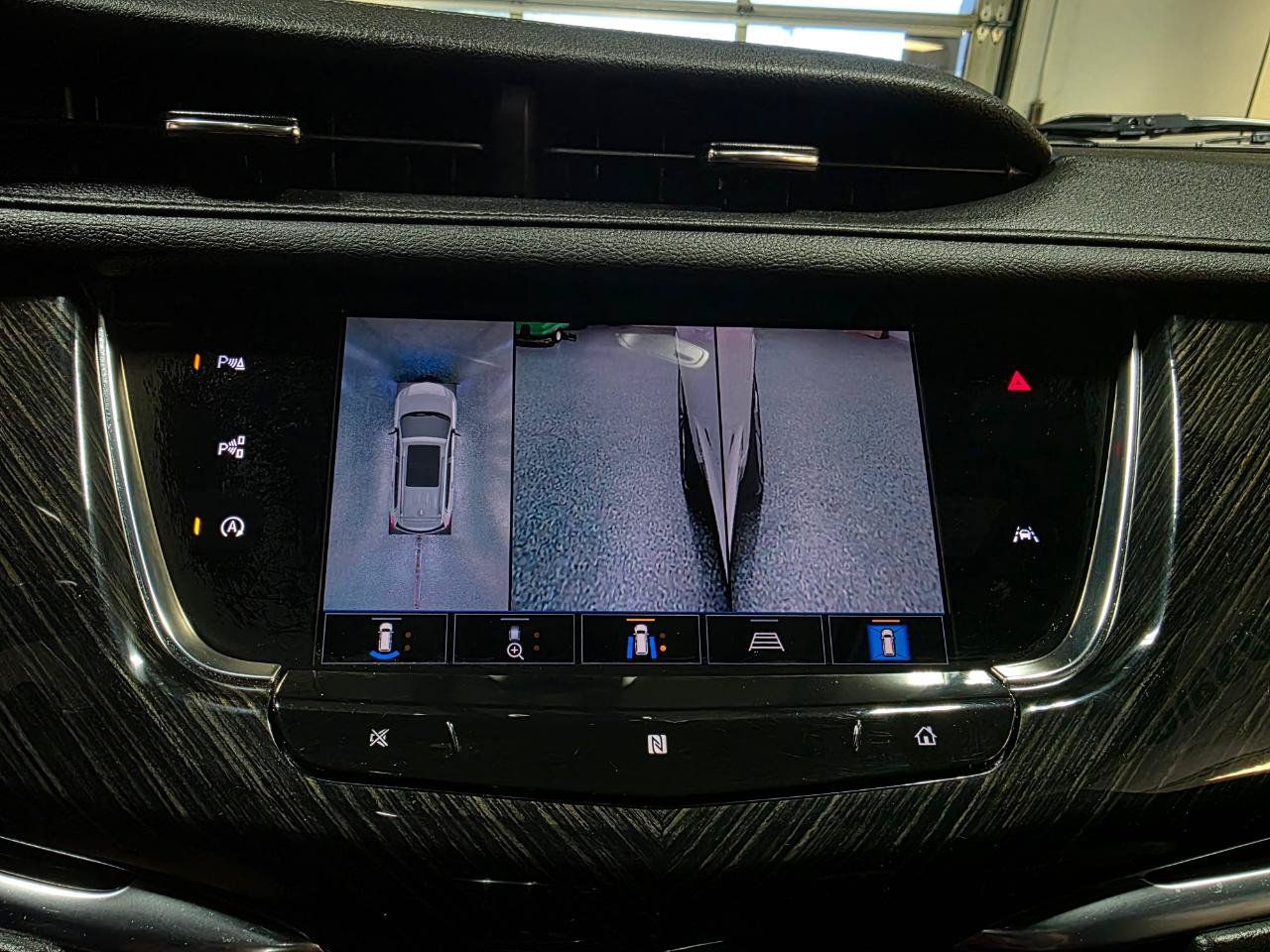 Used 2021 Cadillac XT6 Premium Luxury AWD/4WD image 37