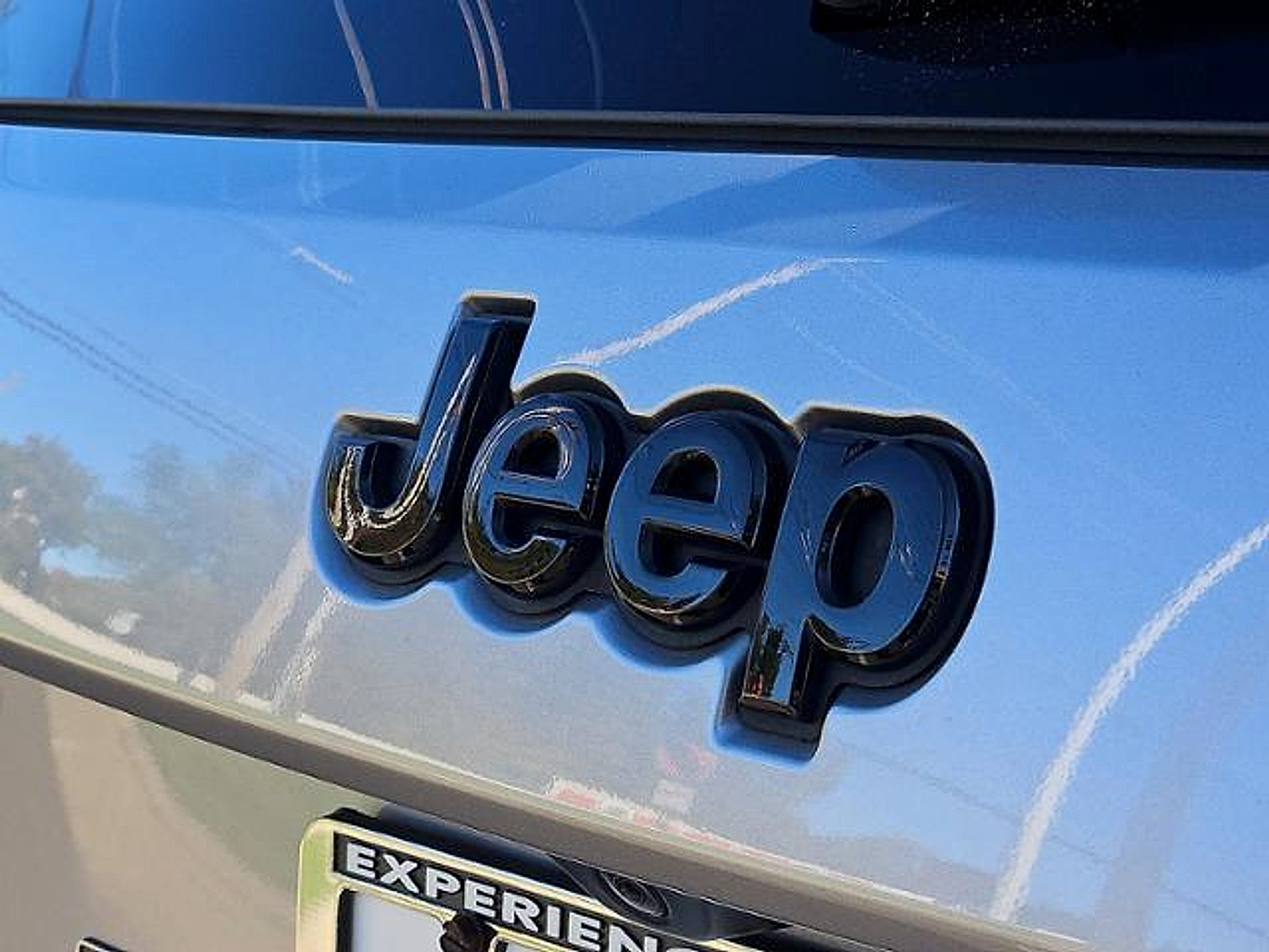 Used 2018 Jeep Grand Cherokee Altitude AWD/4WD image 30