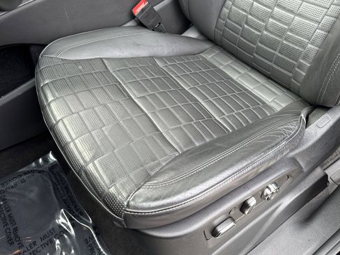 Used 2022 Cadillac Escalade ESV Premium Luxury Platinum w/ Heavy-Duty Trailer Package image 12