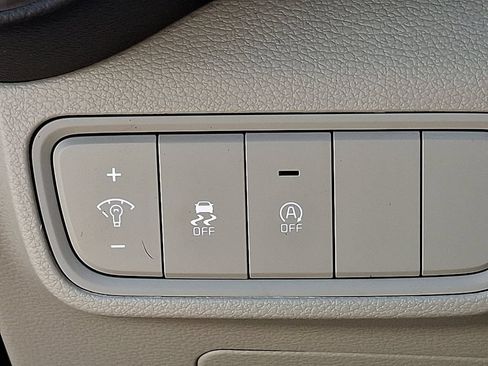 Used 2025 Kia Soul LX FWD image 26