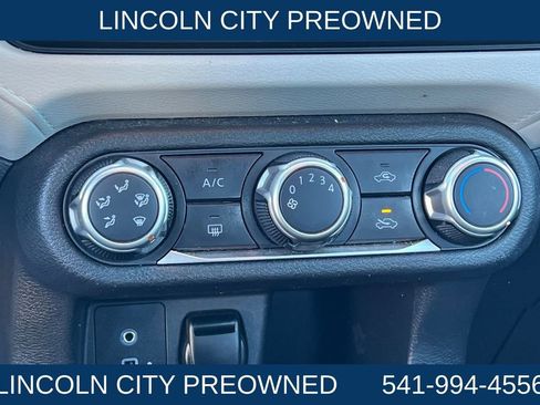 Used 2021 Nissan Versa SV image 19