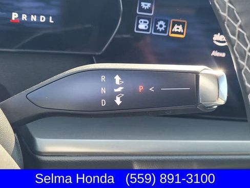 Used 2024 Chevrolet Traverse LT FWD image 18