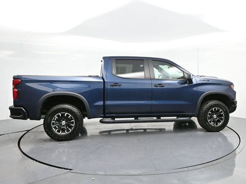 Used 2023 Chevrolet Silverado 1500 ZR2 w/ Technology Package image 8