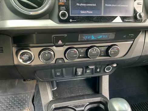 Used 2022 Toyota Tacoma TRD Sport AWD/4WD image 16