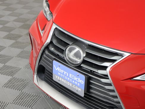 Used 2019 Lexus IS 300 w/ Premium Package image 11