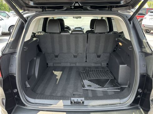 Used 2019 Ford Escape SEL AWD/4WD image 36