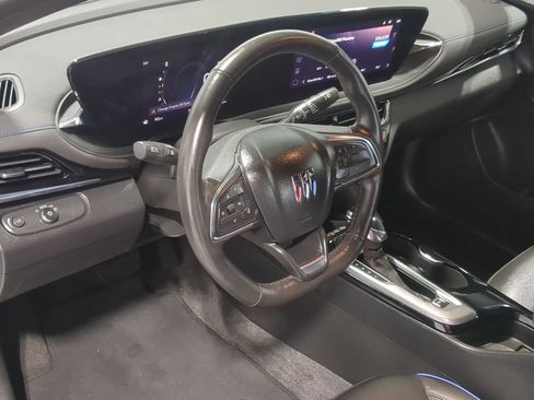 Used 2025 Buick Envista Sport Touring w/ Convenience I Package FWD image 10
