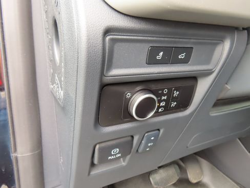 Used 2024 Ford Expedition Max XLT AWD/4WD image 13