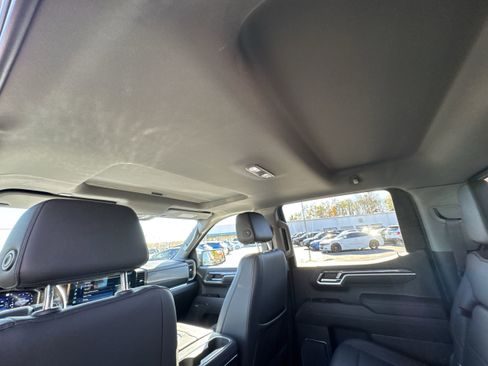 Used 2022 Chevrolet Silverado 1500 LTZ w/ LTZ Premium Package image 19