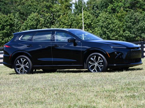 Certified 2025 Toyota Crown Signia AWD/4WD image 1