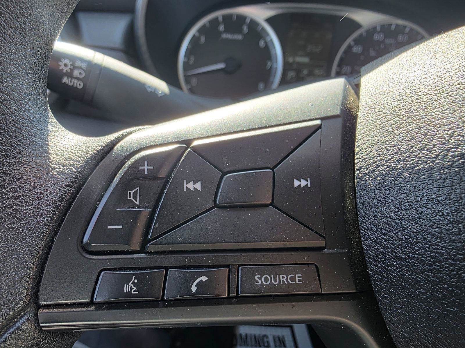 Used 2025 Nissan Versa S w/ Trunk Package FWD image 13