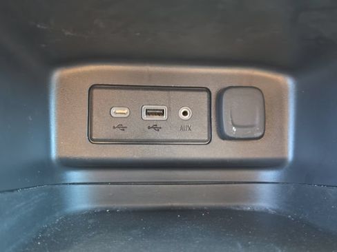 Used 2024 Chevrolet Equinox RS FWD image 28