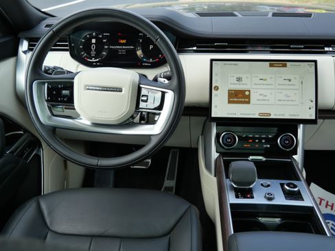 Certified 2023 Land Rover Range Rover Long Wheelbase SE AWD/4WD image 19