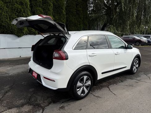 Used 2017 Kia Niro LX FWD image 10