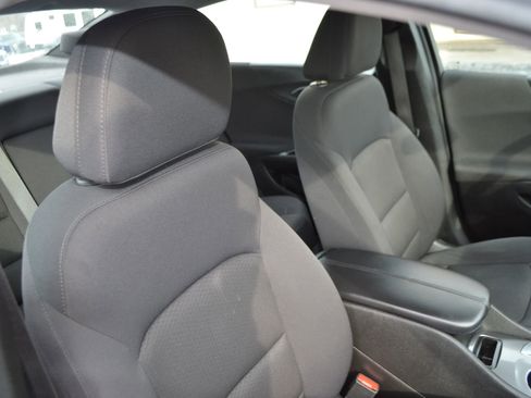 Used 2022 Chevrolet Malibu LT FWD image 17