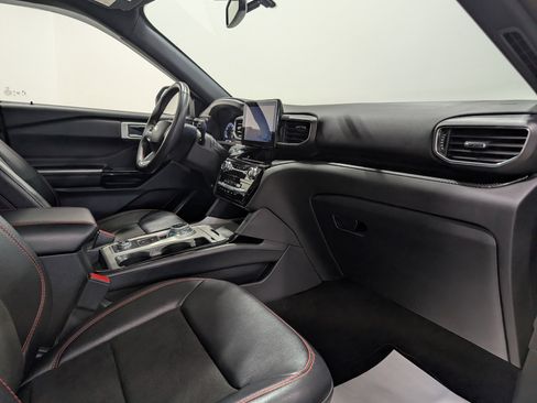 Used 2023 Ford Explorer ST-Line w/ Class IV Trailer Tow Package image 18