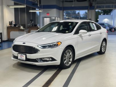 Used 2017 Ford Fusion SE w/ Fusion SE Technology Package