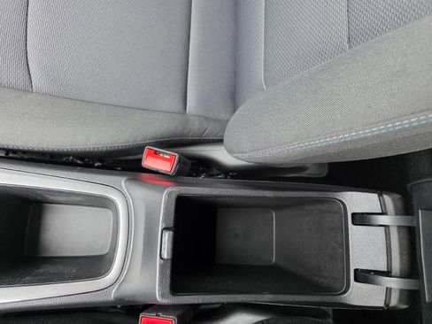 Used 2018 Chevrolet Cruze LT w/ Convenience Package image 19