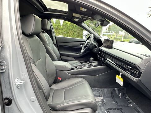 Used 2025 Honda Accord Sport image 46