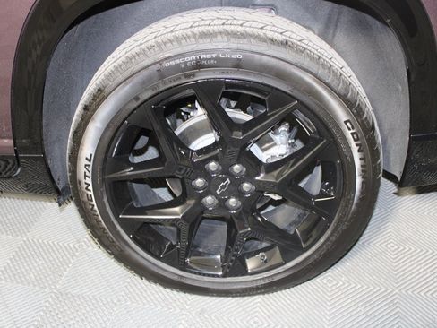 Used 2025 Chevrolet Traverse RS image 23