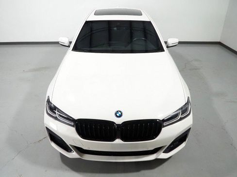 Used 2023 BMW 530e w/ M Sport Package RWD image 11