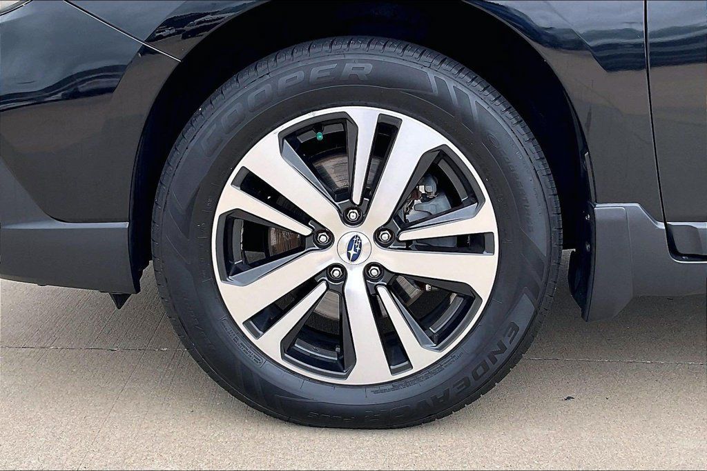 Used 2018 Subaru Outback 3.6R Limited AWD/4WD image 9