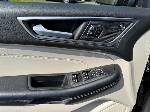 Used 2024 Ford Edge Titanium AWD/4WD image 15