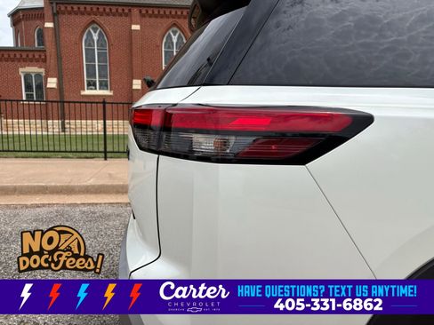 Used 2023 Nissan Pathfinder Platinum w/ Black Appearance Package FWD image 6