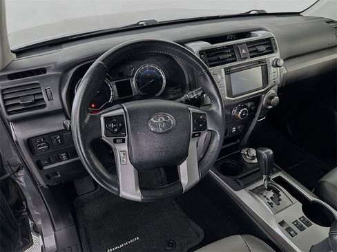 Used 2019 Toyota 4Runner SR5 Premium image 9