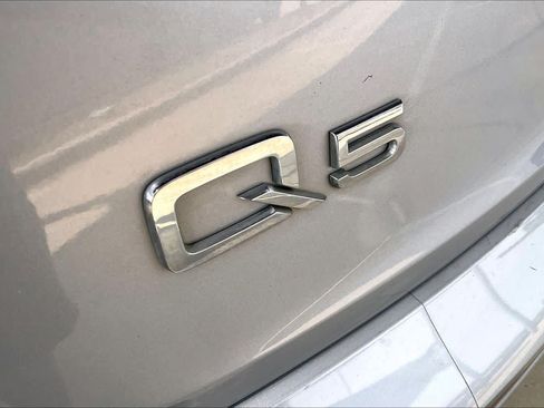 Used 2019 Audi Q5 2.0T Premium Plus w/ Premium Plus Package AWD/4WD image 31