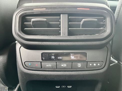 Used 2025 Honda Pilot EX-L image 16