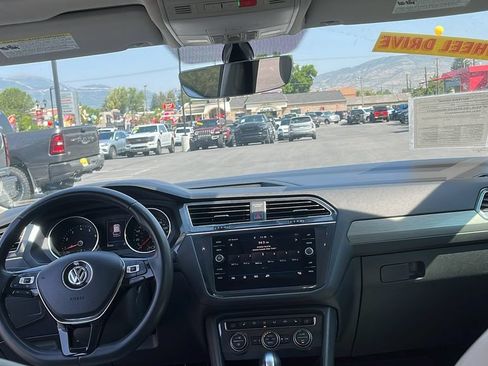 Used 2020 Volkswagen Tiguan SE w/ Panoramic Sunroof Package AWD/4WD image 21