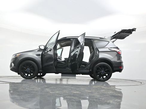 Used 2018 Ford Escape SE w/ SE Sport Appearance Package FWD image 55