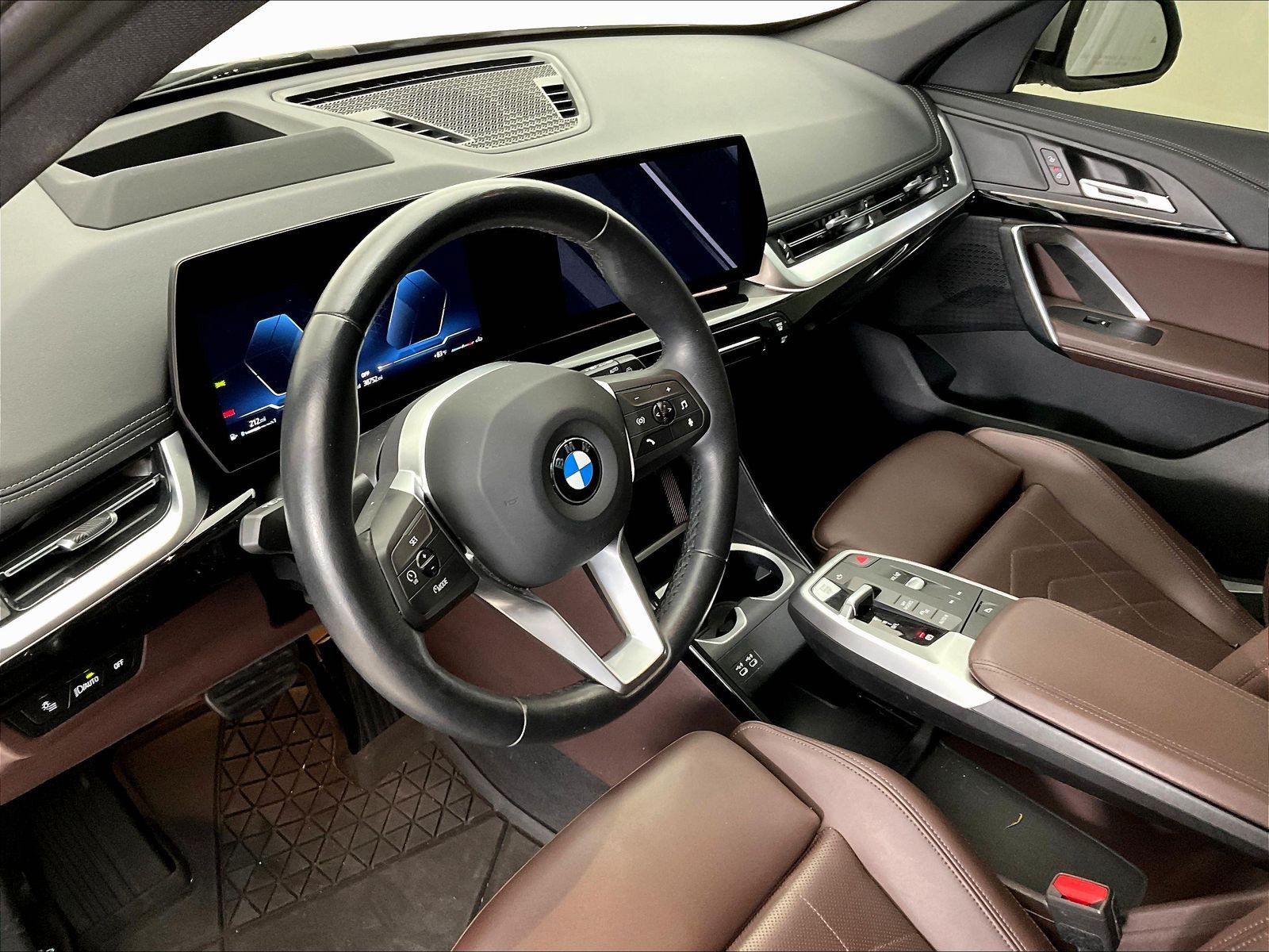 Used 2024 BMW X1 xDrive28i w/ Technology Package AWD/4WD image 4