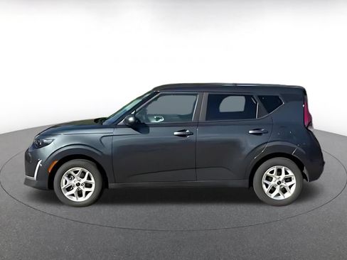 Used 2025 Kia Soul LX w/ LX Technology Package FWD image 8