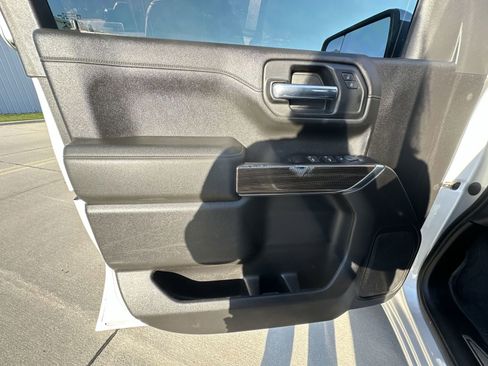 Used 2020 Chevrolet Silverado 1500 LT image 20