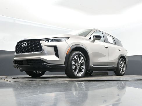 Used 2025 INFINITI QX60 Luxe image 40
