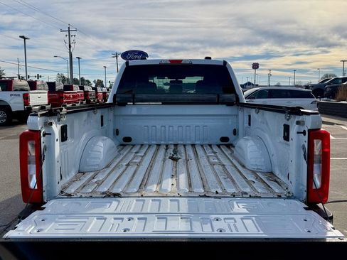 Used 2023 Ford F250 XLT w/ FX4 Off-Road Package image 13