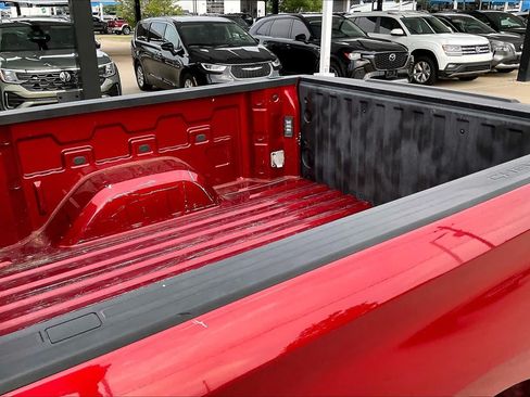 Used 2023 Chevrolet Silverado 1500 LT AWD/4WD image 31