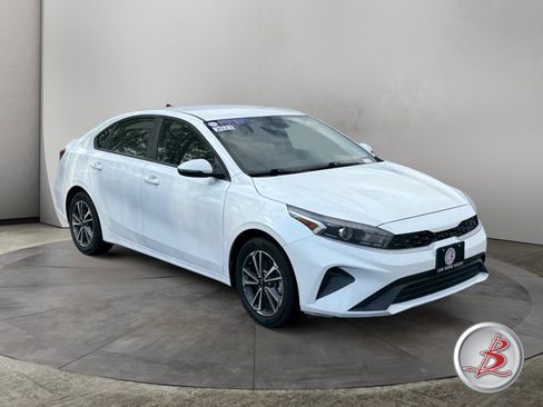 Used 2023 Kia Forte LXS w/ LXS Technology Package FWD image 1