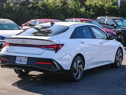 Certified 2025 Hyundai Elantra Sport image 4
