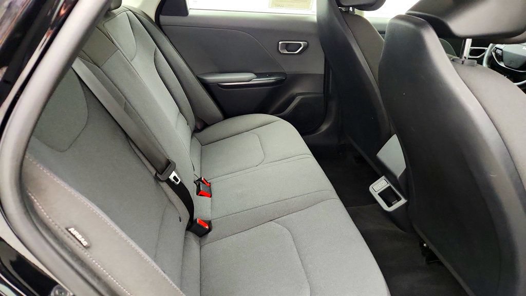 Used 2025 Kia K4 FWD image 20